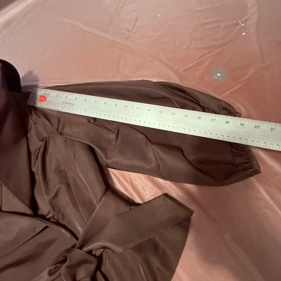 Per Se by Carlisle Chocolate Brown 100% Silk Wrap Blouse Size 10/Medium - Picture 8 of 12